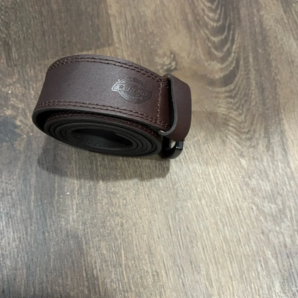 - Dickies Men's Casual Leather Belt